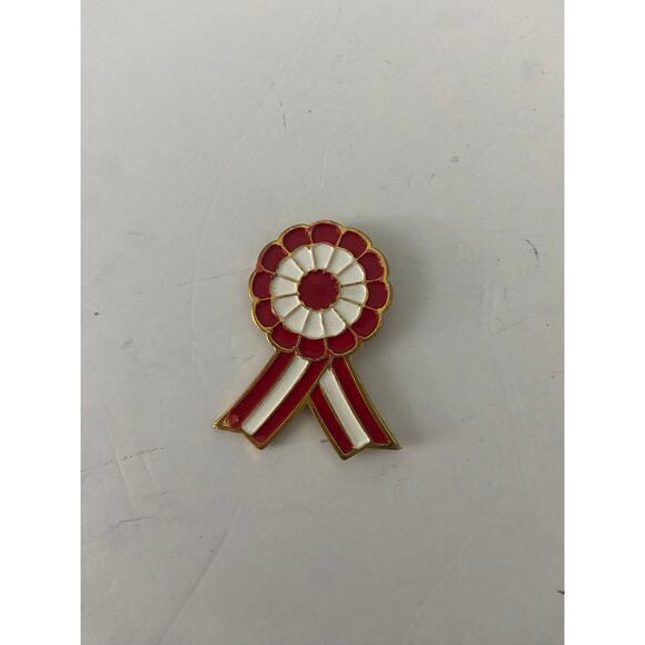 Vintage rosette pin - Picture 1 of 3